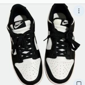 Nike Men's Black and White Sneakers